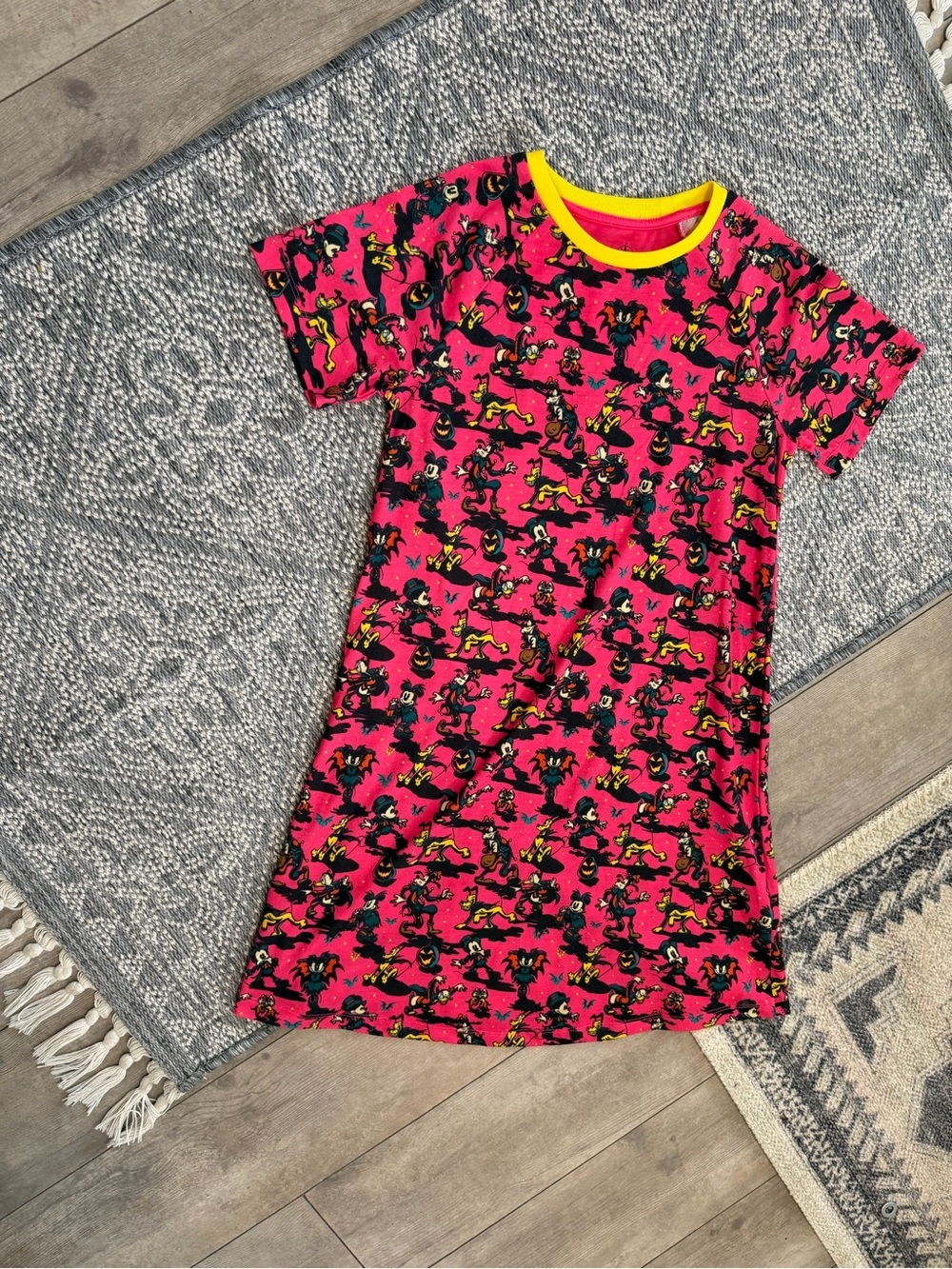 New Disney Girls' Mickey & Friends Halloween Neon Short-Sleeve Nightgown 11/12 - Picture 16 of 16